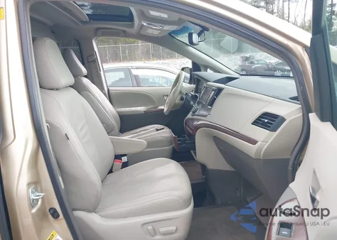 2012 Toyota Sienna Xle V6 8 Passenger z USA, uszkodzony, nr VIN 5TDYK3DC9CS221195